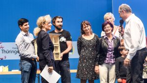 Tiefengrubener bekommen die Auszeichnung Bienenfreunde 2019 in Erfurt überreicht